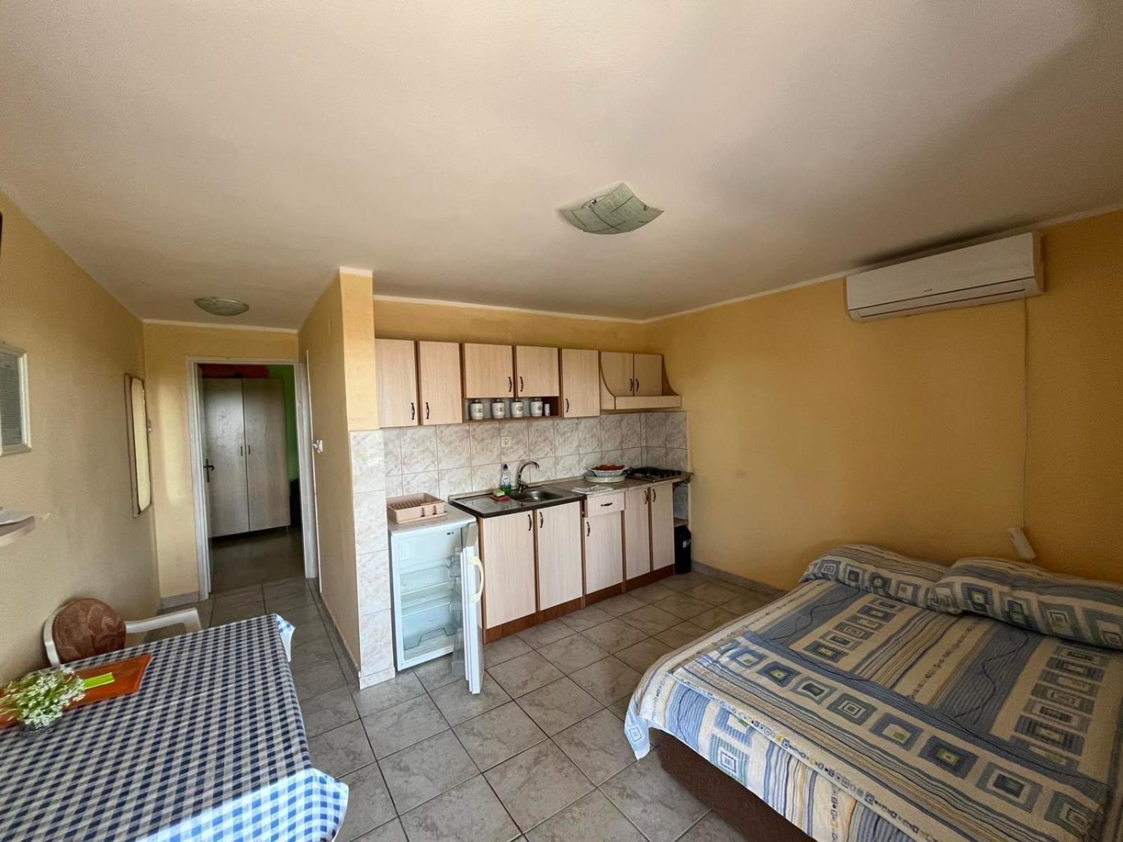 Apartments Mudric แฮร์เซ็ก-โนวี ภายนอก รูปภาพ